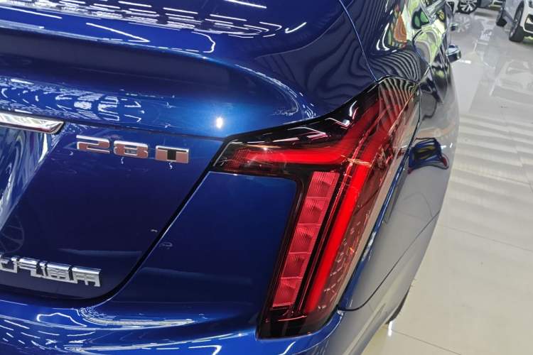 Used Cadillac CT5 2023 28T Luxury Edition (Standard Version) Right Rear Taillight