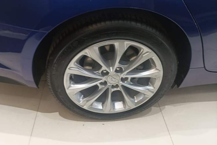Used Cadillac CT5 2023 28T Luxury Edition (Standard Version) Right Rear Wheel Hub