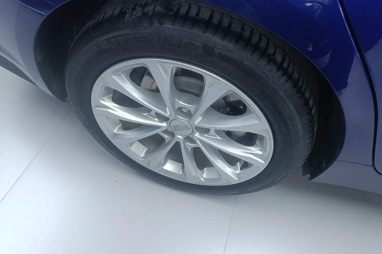 Used Cadillac CT5 2023 28T Luxury Edition (Standard Version) Right Rear Wheel Hub