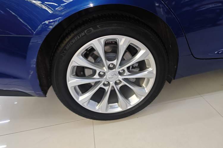 Used Cadillac CT5 2023 28T Luxury Edition (Standard Version) Right Rear Wheel Hub
