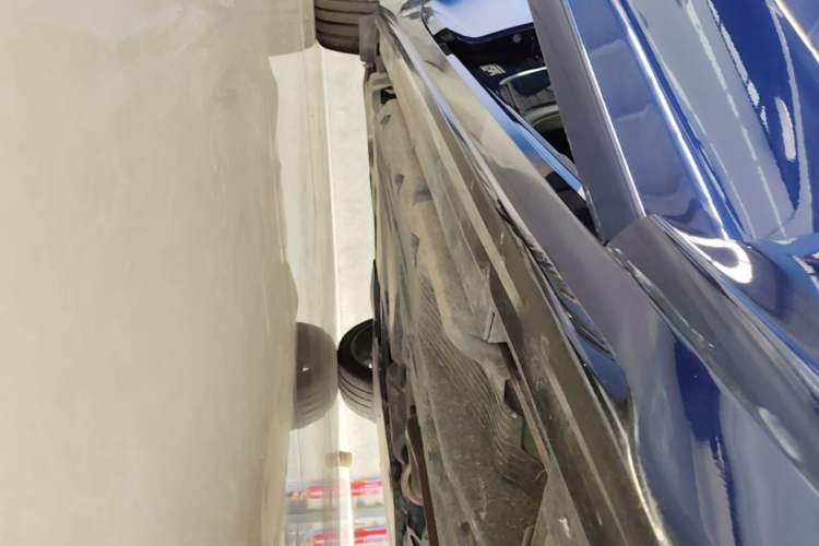 Used Cadillac CT5 2023 28T Platinum Edition Right Side Sill