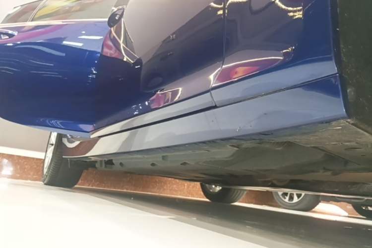 Used Cadillac CT5 2023 28T Luxury Edition (Standard Version) Right Side Sill