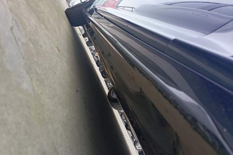 Used Cadillac CT5 2023 28T Luxury Edition (Standard Version) Right Side Sill