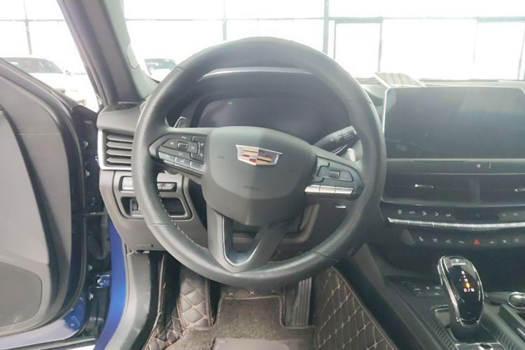 Used Cadillac CT5 2023 28T Platinum Edition Steering Wheel