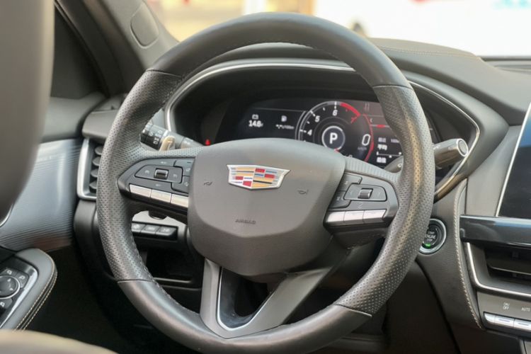 Used Cadillac CT5 2023 28T Platinum Edition Steering Wheel