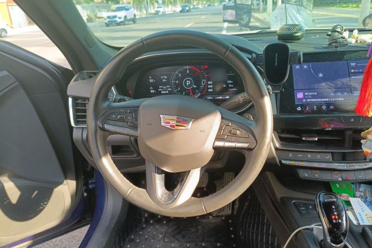 Used Cadillac CT5 2023 28T Luxury Edition (Standard Version) Steering Wheel