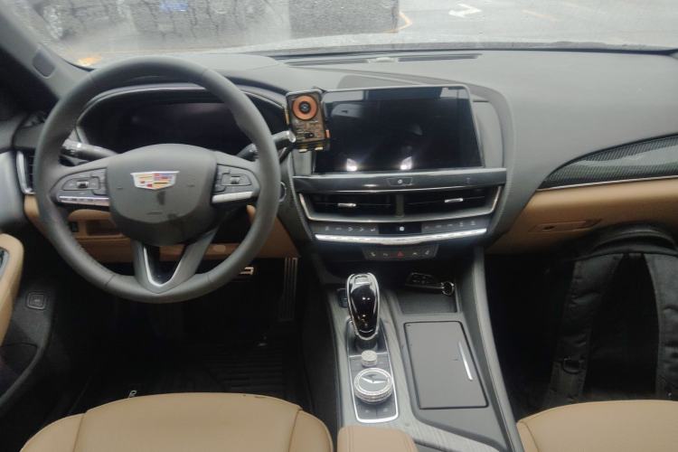 Used Cadillac CT5 2023 28T Prestige Model Center Console