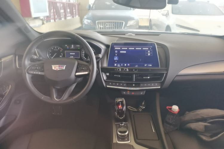 Used Cadillac CT5 2023 28T Fashion Edition Center Console