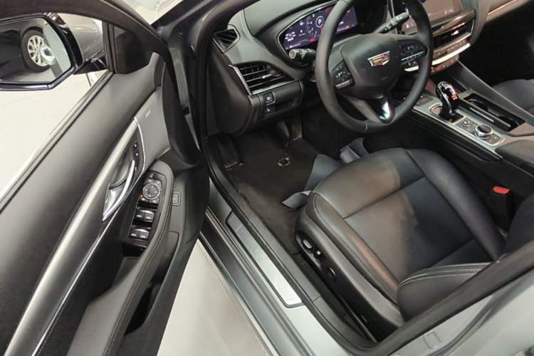 Used Cadillac CT5 2023 28T Luxury Edition (Standard Version) Driver Seat