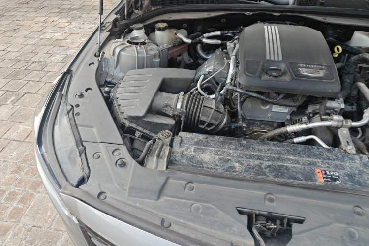 Used Cadillac CT5 2023 28T Luxury Edition (Standard Version) Engine Bay Right