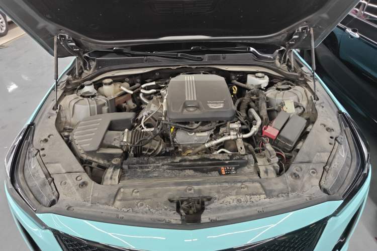 Used Cadillac CT5 2023 28T Platinum Edition Engine Bay