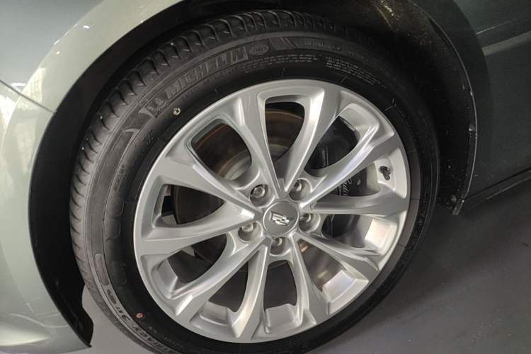 Used Cadillac CT5 2023 28T Prestige Model Left Front Wheel Hub
