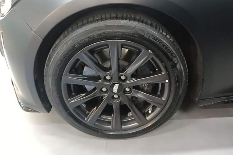 Used Cadillac CT5 2023 28T Prestige Model Left Front Wheel Hub