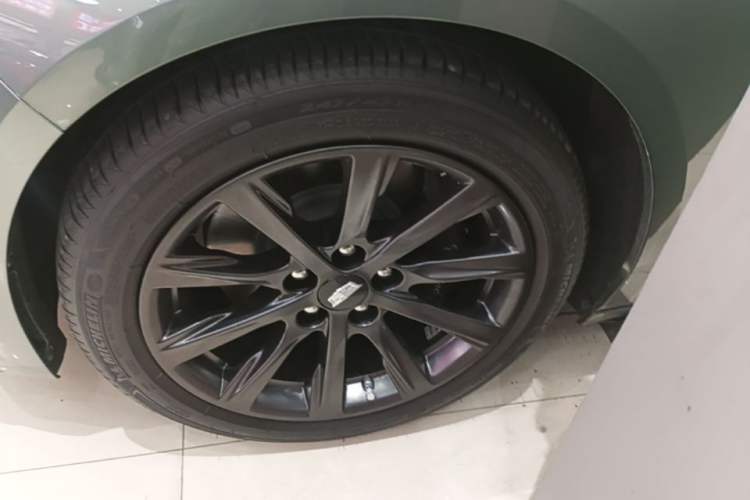 Used Cadillac CT5 2023 28T Prestige Model Left Front Wheel Hub