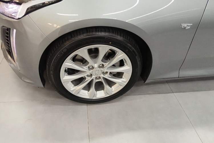 Used Cadillac CT5 2023 28T Luxury Edition (Standard Version) Left Front Wheel Hub