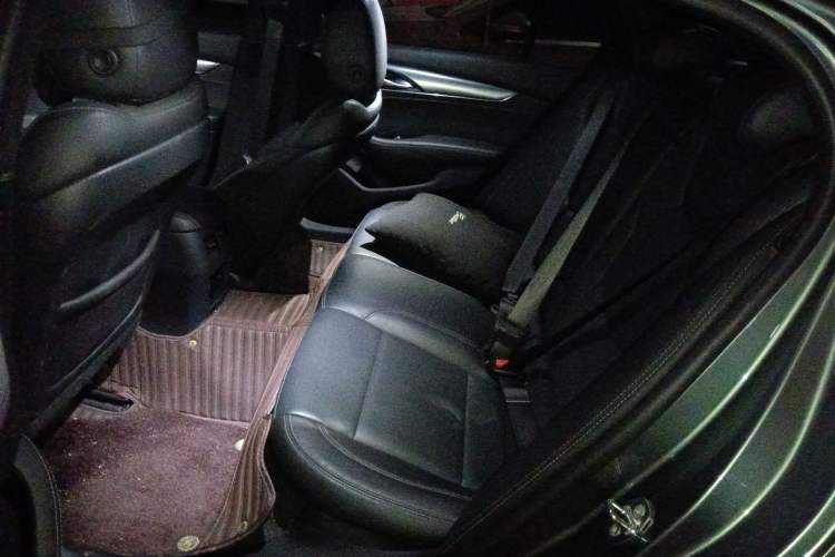 Used Cadillac CT5 2023 28T Luxury Edition (Standard Version) Left Rear Seat