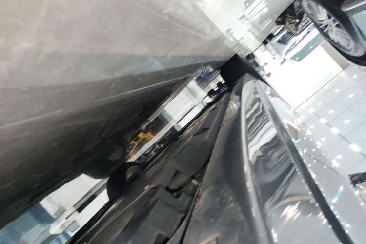 Used Cadillac CT5 2023 28T Luxury Edition (Standard Version) Left Side Sill