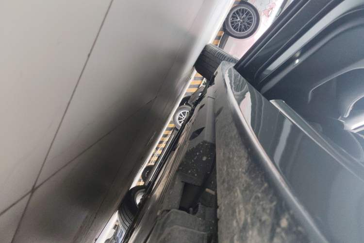 Used Cadillac CT5 2023 28T Luxury Edition (Standard Version) Left Side Sill
