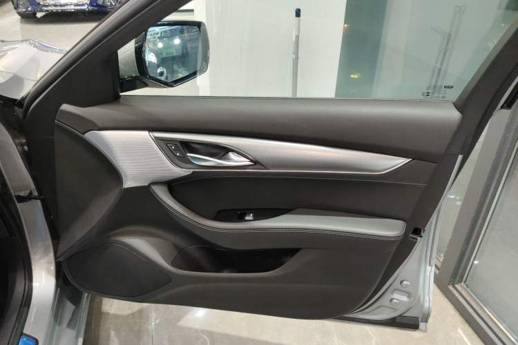 Used Cadillac CT5 2023 28T Luxury Edition (Standard Version) Right Front Door Interior