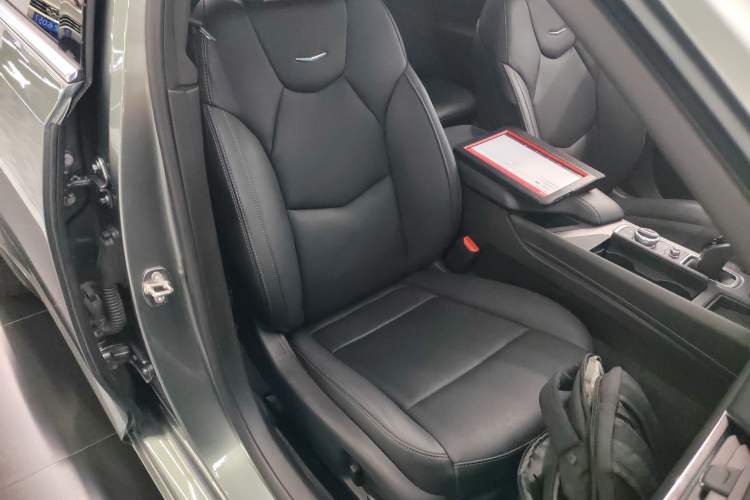 Used Cadillac CT5 2023 28T Luxury Edition (Standard Version) Right Front Seat