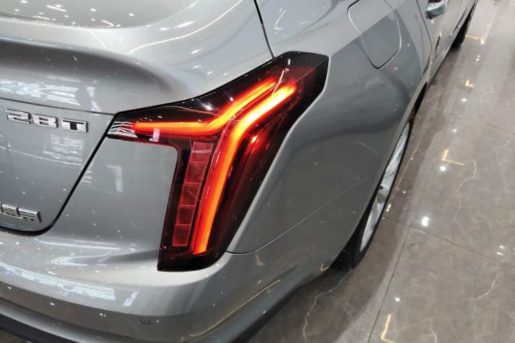 Used Cadillac CT5 2023 28T Luxury Edition (Standard Version) Right Rear Taillight