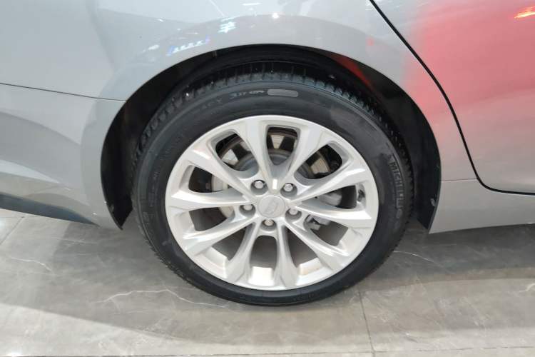 Used Cadillac CT5 2023 28T Luxury Edition (Standard Version) Right Rear Wheel Hub