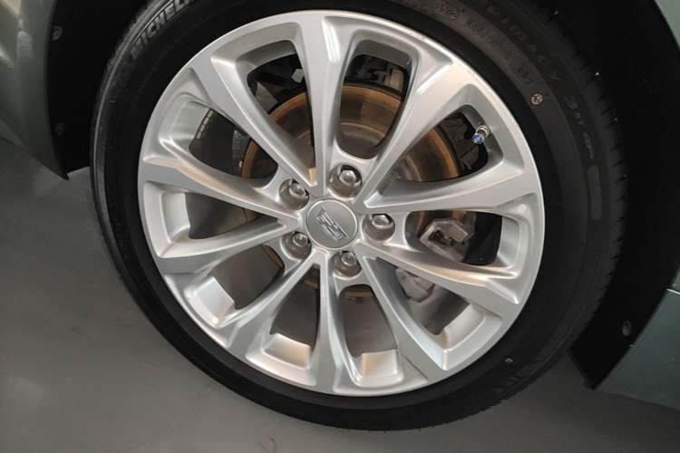 Used Cadillac CT5 2023 28T Prestige Model Right Rear Wheel Hub