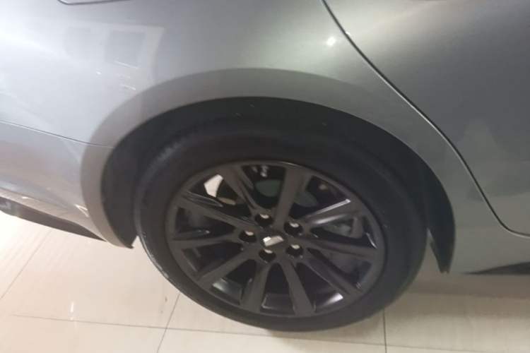 Used Cadillac CT5 2023 28T Prestige Model Right Rear Wheel Hub