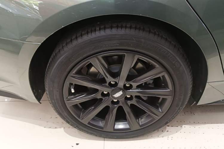 Used Cadillac CT5 2023 28T Prestige Model Right Rear Wheel Hub