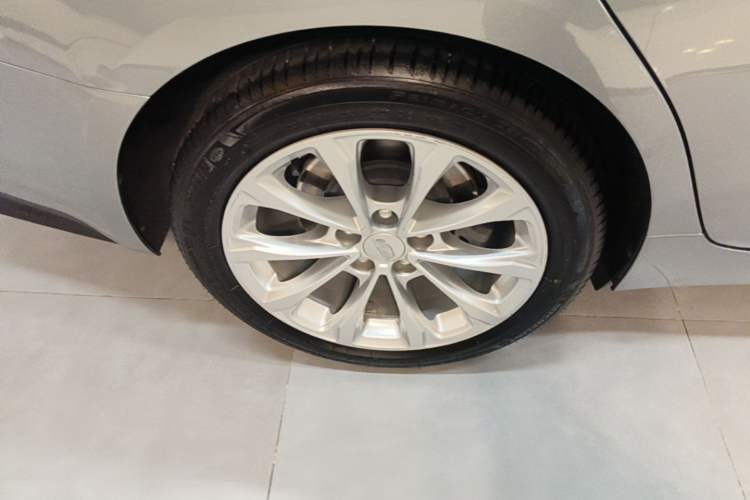 Used Cadillac CT5 2023 28T Luxury Edition (Standard Version) Right Rear Wheel Hub