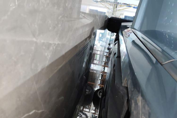 Used Cadillac CT5 2023 28T Luxury Edition (Standard Version) Right Side Sill