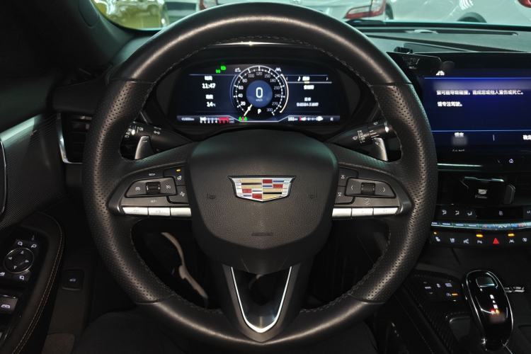Used Cadillac CT5 2023 28T Platinum Edition Steering Wheel