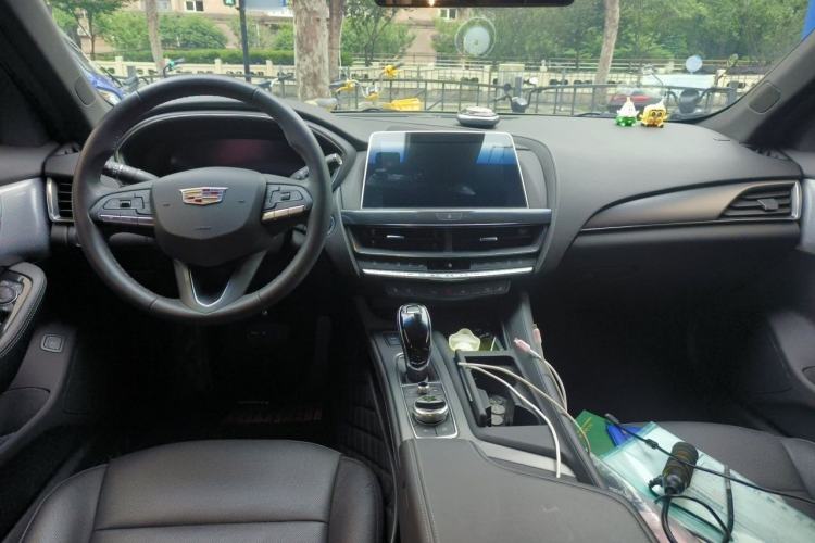 Used Cadillac CT5 2023 28T Luxury Edition (Standard Version) Center Console