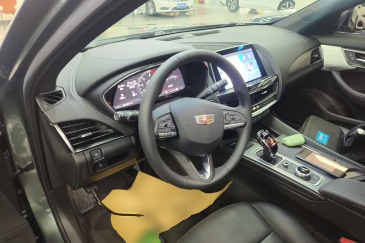 Used Cadillac CT5 2023 28T Luxury Edition (Standard Version) Center Console