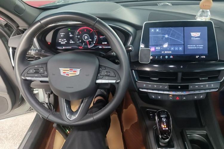 Used Cadillac CT5 2023 28T Luxury Edition (Standard Version) Center Console