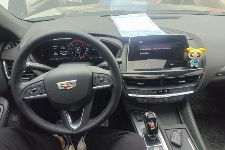 Used Cadillac CT5 2023 28T Luxury Edition (Standard Version) Center Console