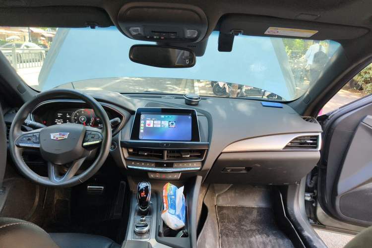 Used Cadillac CT5 2023 28T Prestige Model Center Console