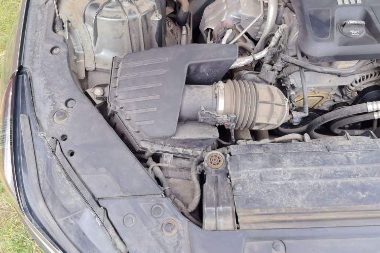 Used Cadillac CT5 2023 28T Luxury Edition (Standard Version) Engine Bay Right