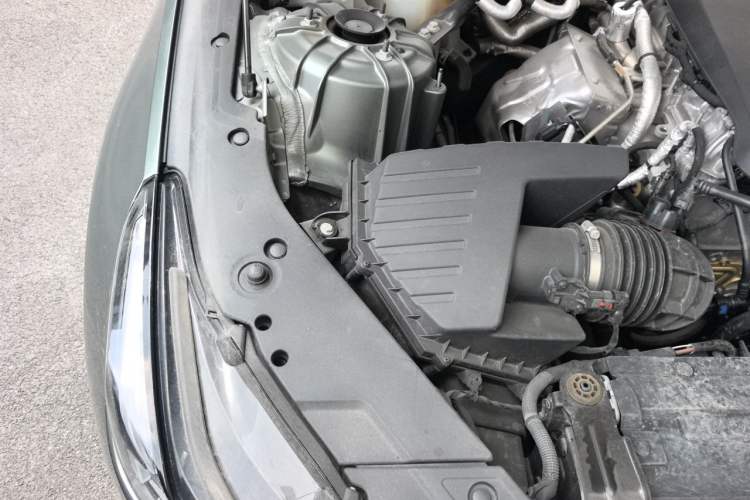 Used Cadillac CT5 2023 28T Luxury Edition (Standard Version) Engine Bay Right