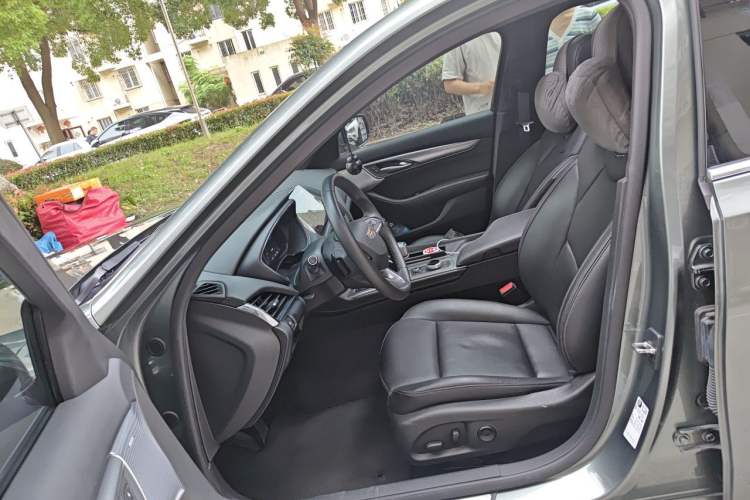 Used Cadillac CT5 2023 28T Luxury Edition (Standard Version) Left Front Seat