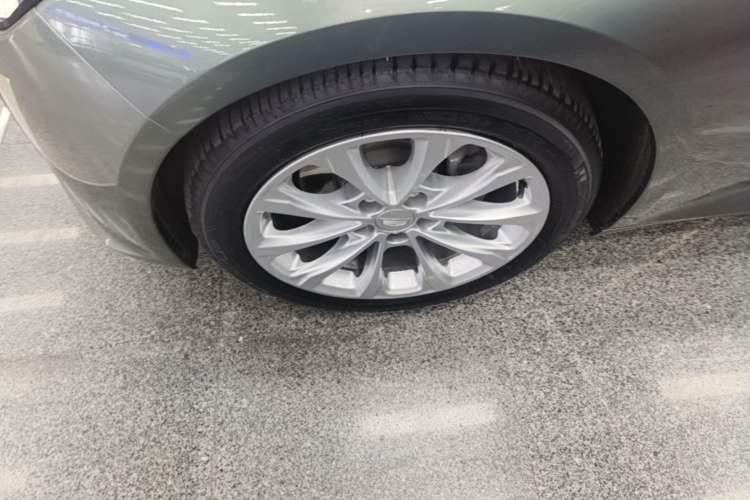 Used Cadillac CT5 2023 28T Luxury Edition (Standard Version) Left Front Wheel Hub