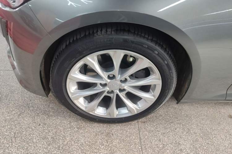 Used Cadillac CT5 2023 28T Luxury Edition (Standard Version) Left Front Wheel Hub