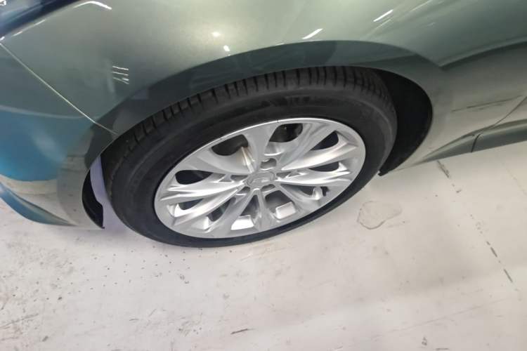 Used Cadillac CT5 2023 28T Luxury Edition (Standard Version) Left Front Wheel Hub