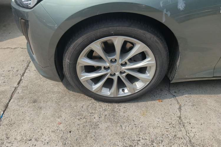 Used Cadillac CT5 2023 28T Luxury Edition (Standard Version) Left Front Wheel Hub