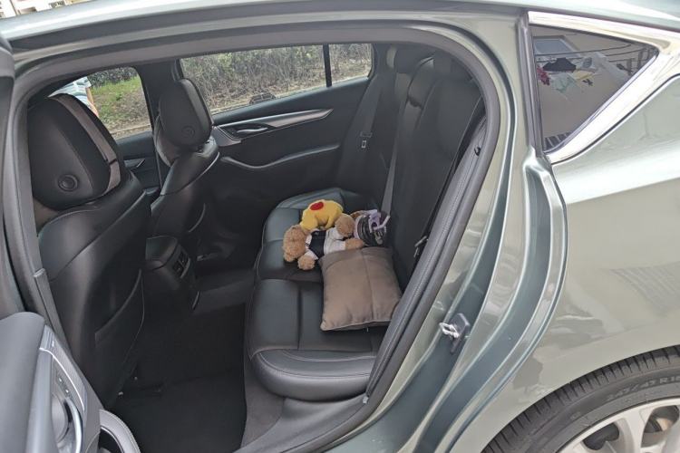 Used Cadillac CT5 2023 28T Luxury Edition (Standard Version) Left Rear Seat