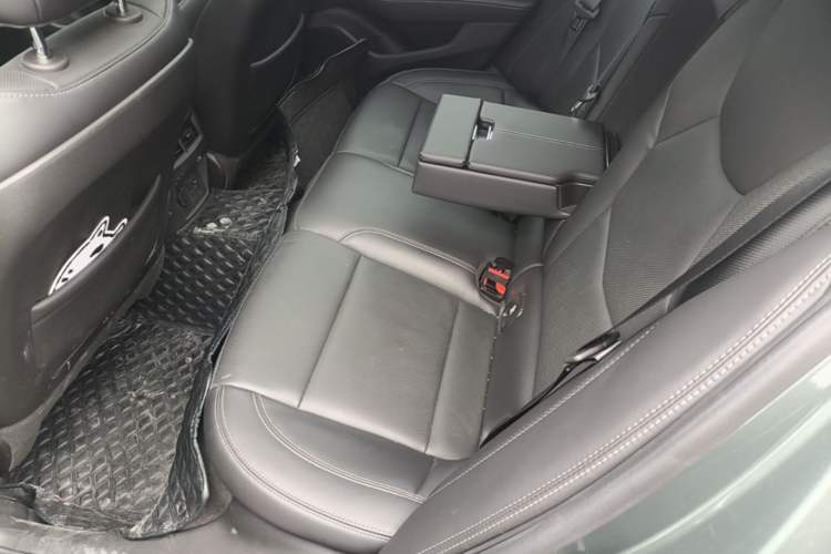 Used Cadillac CT5 2023 28T Luxury Edition (Standard Version) Left Rear Seat