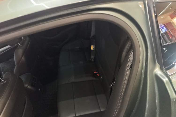 Used Cadillac CT5 2023 28T Luxury Edition (Standard Version) Left Rear Seat