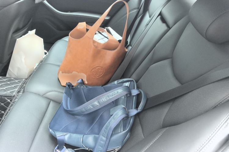Used Cadillac CT5 2023 28T Luxury Edition (Standard Version) Left Rear Seat