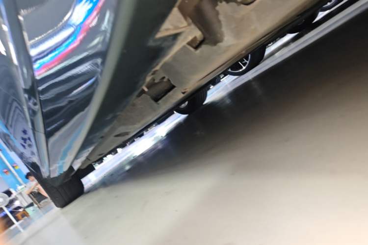 Used Cadillac CT5 2023 28T Luxury Edition (Standard Version) Left Side Sill