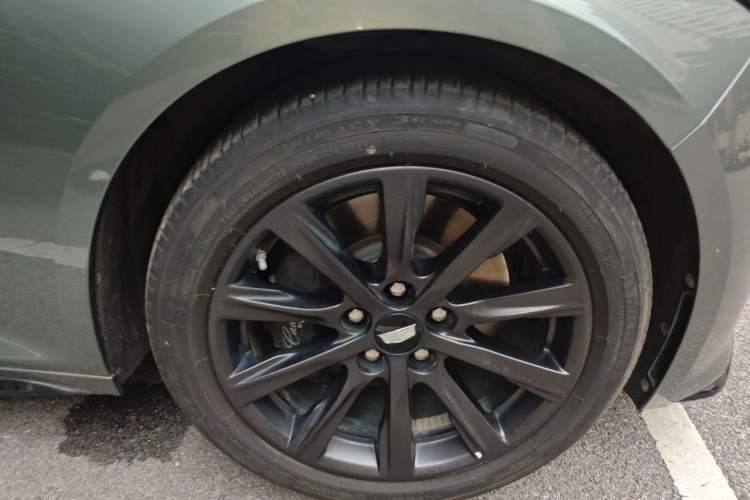 Used Cadillac CT5 2023 28T Prestige Model Right Front Wheel Hub